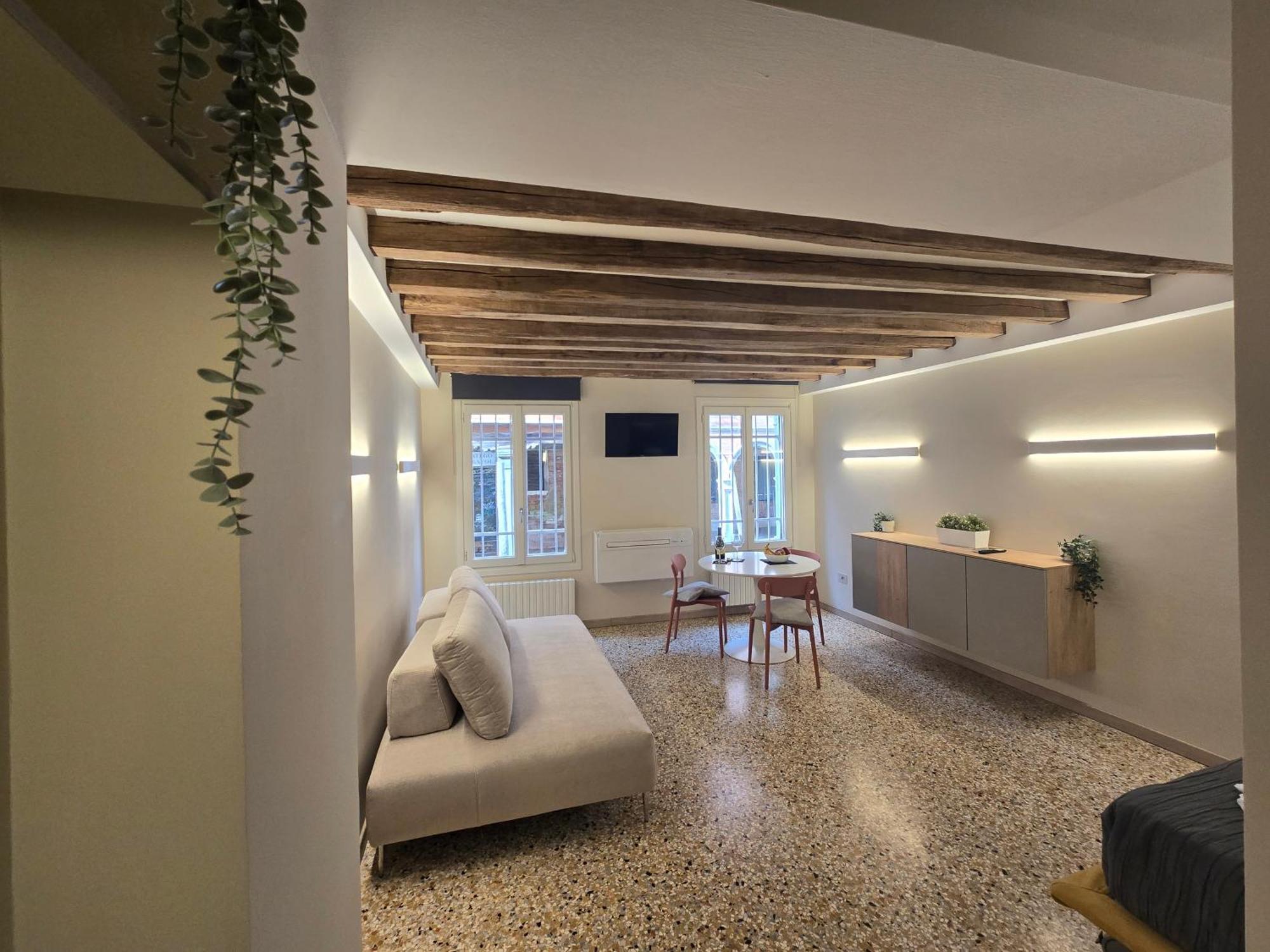 Cozy With Canal View * Venecia