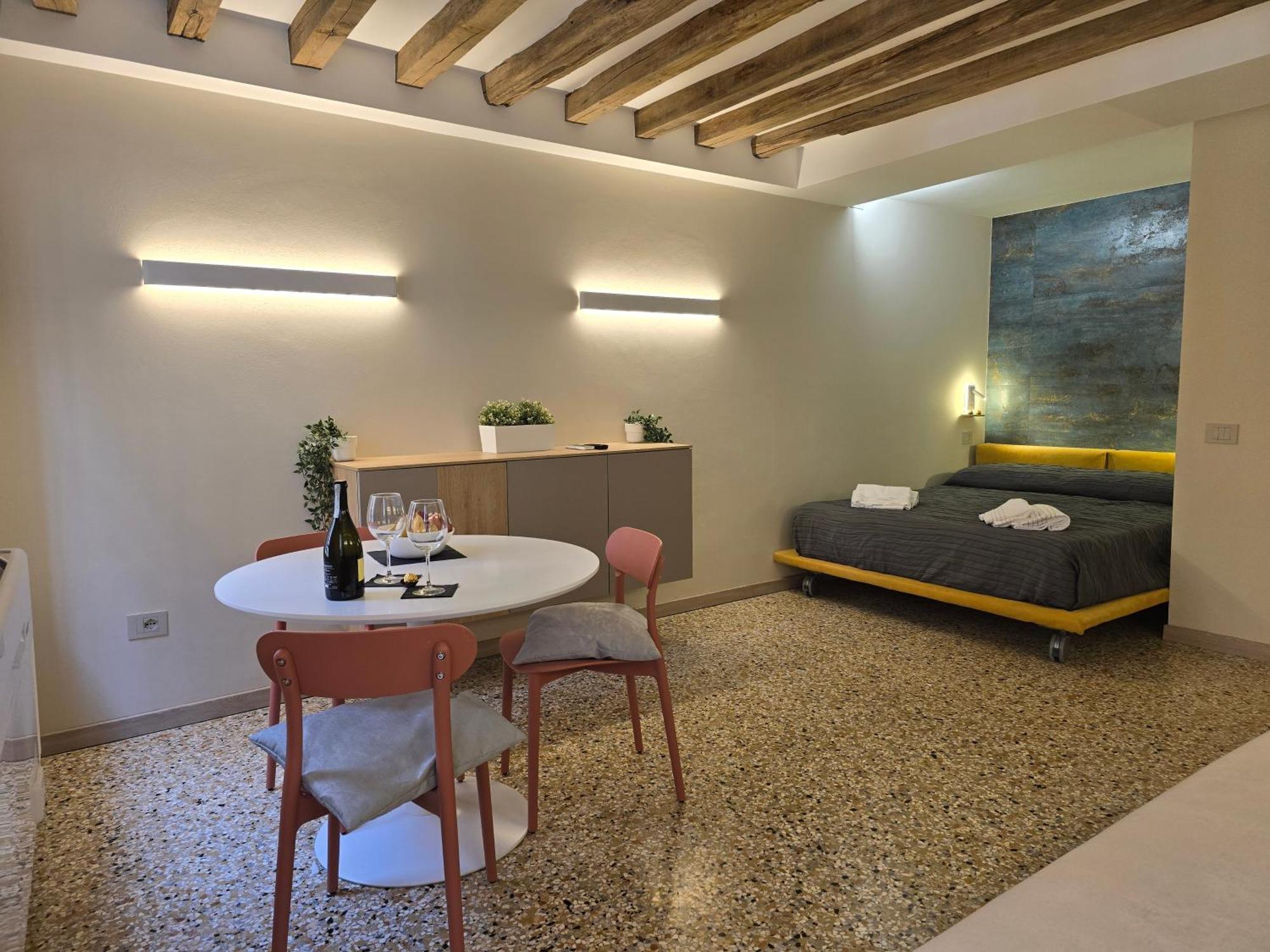 Cozy With Canal View Apartamento