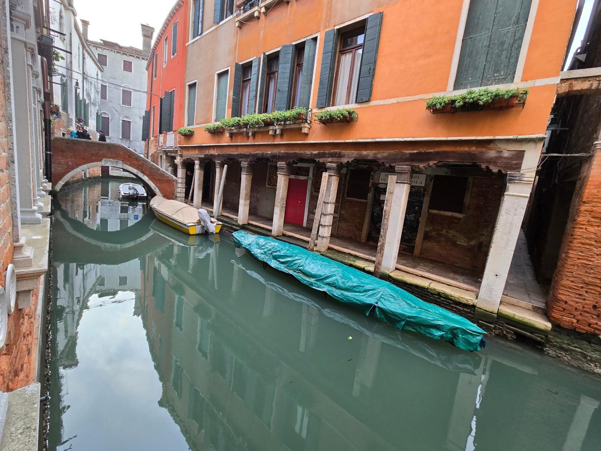 Cozy With Canal View * Venecia